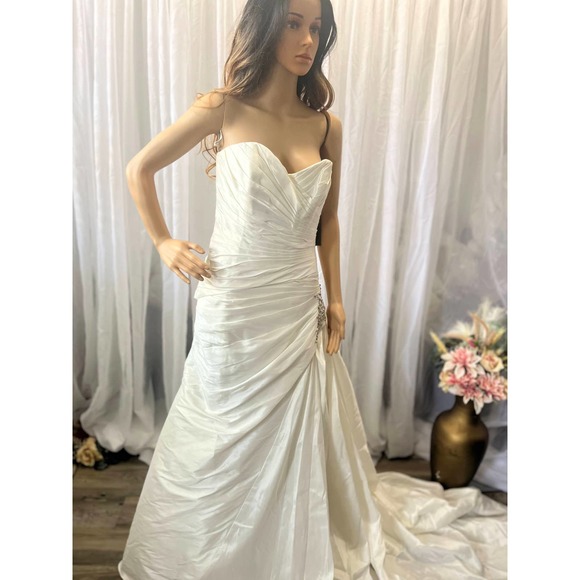 Demetrios Ivory Strapless Wedding Dress Style GR 235 - Picture 5 of 11